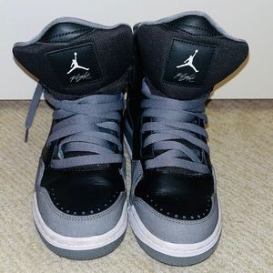 Flight air Jordan’s size 5.5